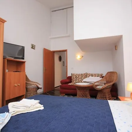 By The Sea Artatore, Losinj - 7935 Apartment *