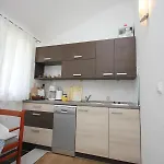By The Sea Artatore, Losinj - 7935 Apartament Čunski