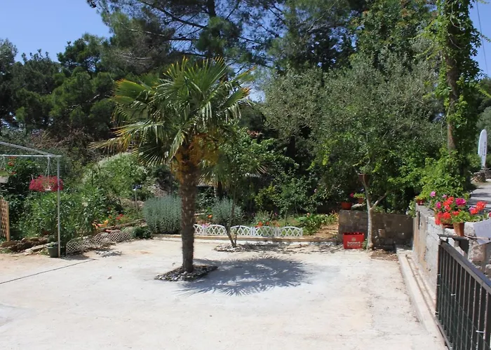 Apartman By The Sea Artatore, Losinj - 7935 Čunski