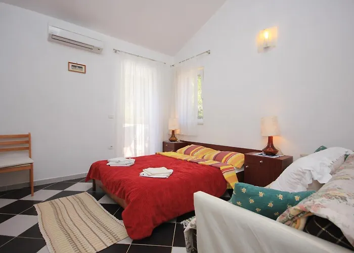 Apartman By The Sea Artatore, Losinj - 7935 Čunski
